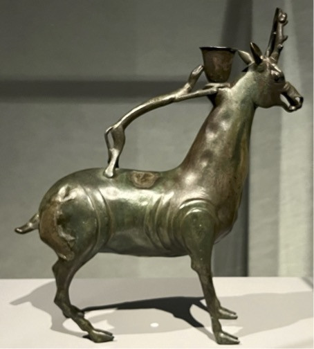 Napoli, Museo e Gallerie Nazionale di Capodimonte, Inv.: N.A.M. 138798, Fatimid Egypt, height 38 cm, length 27,3 cm, copper, (photo: Katharina Heyden)